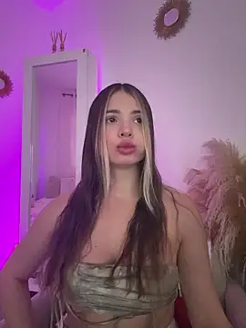 Ashleyjenner  online show from January 17, 2026, 10:24 pm