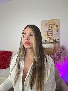 Ashleyjenner  online show from February 20, 2026, 12:05 pm