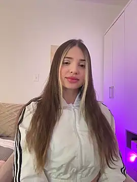 Ashleyjenner  online show from March 10, 2026, 1:05 pm