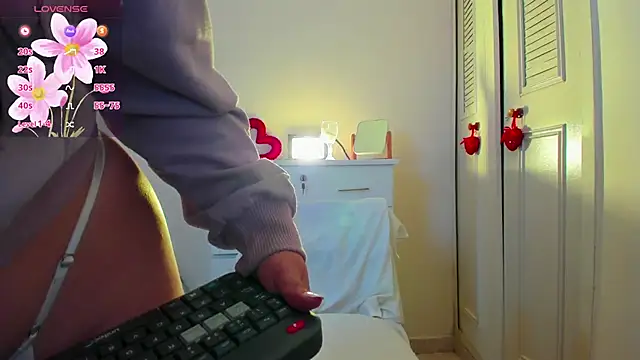 Snapshot of LisaHadwin chatting on September 18, 2025, 7:16 pm LisaHadwin online show from September 18, 2025, 7:16 pm