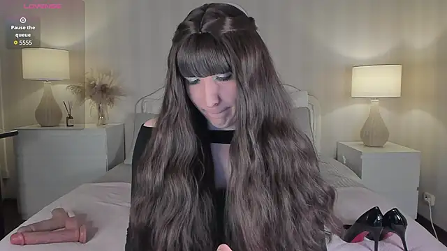 valeriasecret online show from November 12, 2025, 4:57 am