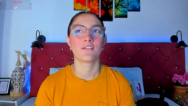 Snapshot of Ruth_harvey_ chatting on October 22, 2025, 1:00 pm Ruth harvey online show from October 22, 2025, 1:00 pm