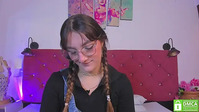 Snapshot of Ruth_harvey_ chatting on July 21, 2026, 1:57 pm Ruth harvey online show from July 21, 2026, 1:57 pm