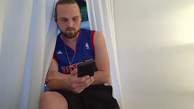 Snapshot of VitaminmanFL chatting on February 9, 2025, 8:45 pm VitaminmanFL online show from February 9, 2025, 8:45 pm