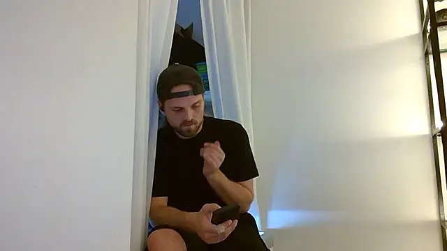 Snapshot of VitaminmanFL chatting on March 10, 2025, 1:12 am VitaminmanFL online show from March 10, 2025, 1:12 am