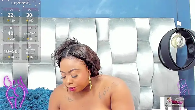 CamilaBenitez online show from February 12, 2025, 9:43 pm