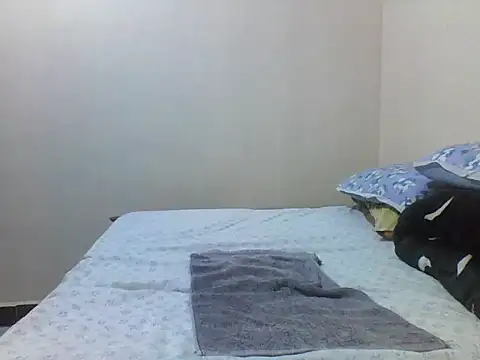 princess-cutie12 online show from October 4, 2025, 7:45 pm