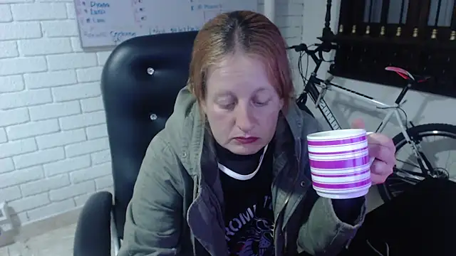 ViioletaMora online show from February 22, 2025, 6:39 am