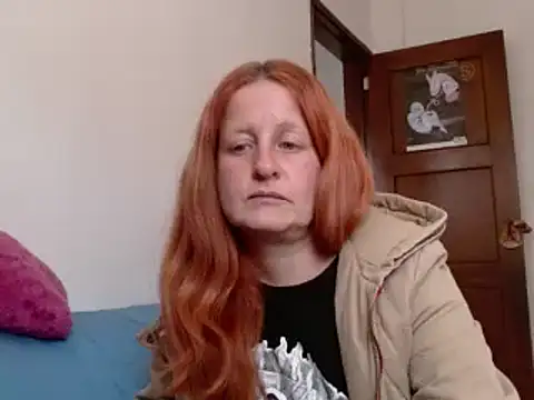 ViioletaMora online show from October 7, 2025, 7:55 pm