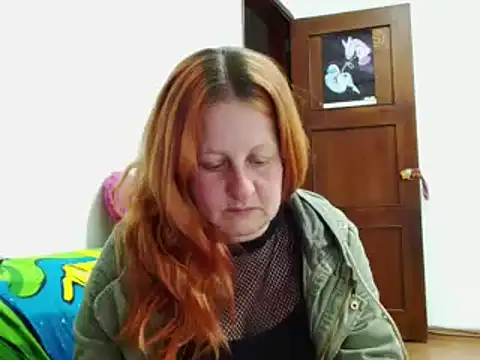 ViioletaMora online show from November 6, 2025, 5:52 am