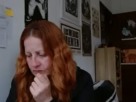 Snapshot of ViioletaMora chatting on June 1, 2026, 9:38 pm ViioletaMora online show from June 1, 2026, 9:38 pm