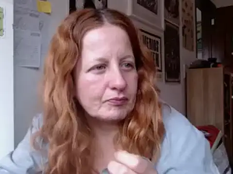 Snapshot of ViioletaMora chatting on June 12, 2026, 4:50 pm ViioletaMora online show from June 12, 2026, 4:50 pm