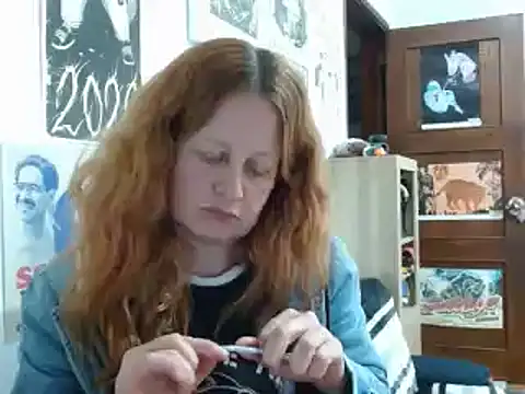 Snapshot of ViioletaMora chatting on June 19, 2026, 7:45 am ViioletaMora online show from June 19, 2026, 7:45 am