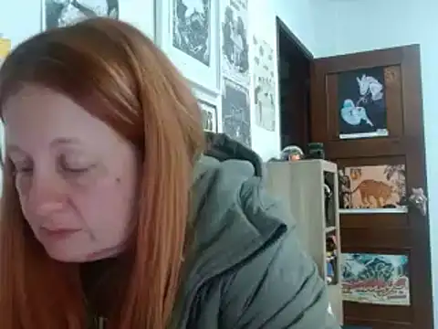 Snapshot of ViioletaMora chatting on July 5, 2026, 4:30 am ViioletaMora online show from July 5, 2026, 4:30 am