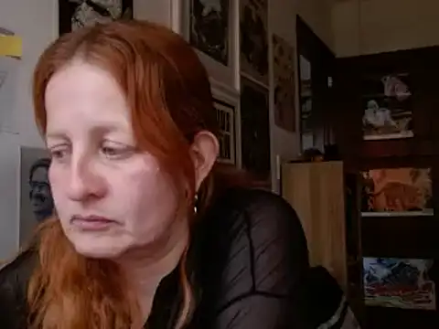 Snapshot of ViioletaMora chatting on July 10, 2026, 10:23 pm ViioletaMora online show from July 10, 2026, 10:23 pm