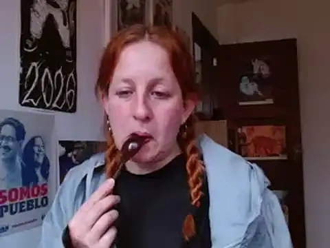 Snapshot of ViioletaMora chatting on July 19, 2026, 10:02 pm ViioletaMora online show from July 19, 2026, 10:02 pm