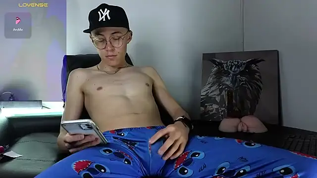 Snapshot of Elian_Cooper chatting on January 21, 2025, 1:22 pm Elian Cooper online show from January 21, 2025, 1:22 pm