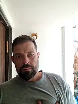 Snapshot of zefside42 chatting on November 6, 2025, 10:38 am zefside42 online show from November 6, 2025, 10:38 am