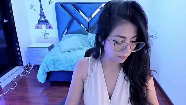 Snapshot of Aylinn_diaz chatting on January 13, 2025, 1:17 pm Aylinn diaz online show from January 13, 2025, 1:17 pm