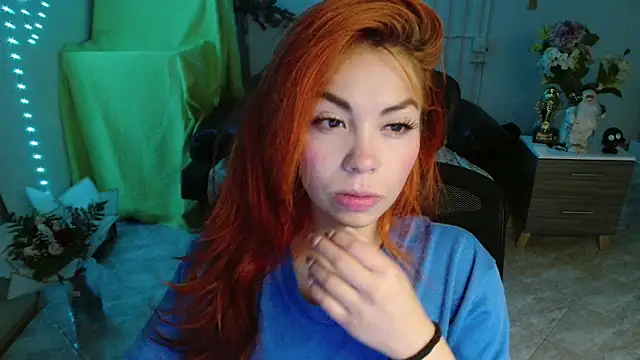 Snapshot of Aylinn_diaz chatting on July 5, 2026, 8:43 am Aylinn diaz online show from July 5, 2026, 8:43 am