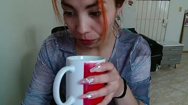 Snapshot of Aylinn_diaz chatting on July 23, 2026, 6:28 pm Aylinn diaz online show from July 23, 2026, 6:28 pm