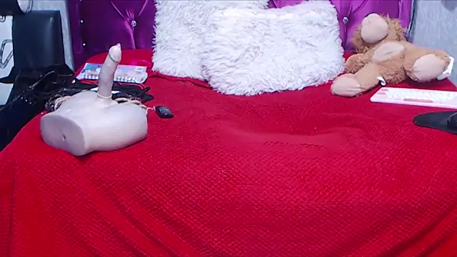 AyshaScott online show from November 8, 2025, 12:16 pm