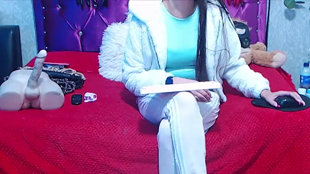 AyshaScott online show from March 4, 2026, 1:17 pm