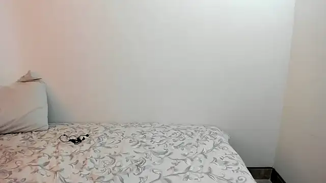 MonicaGarcia  online show from February 20, 2025, 6:24 pm