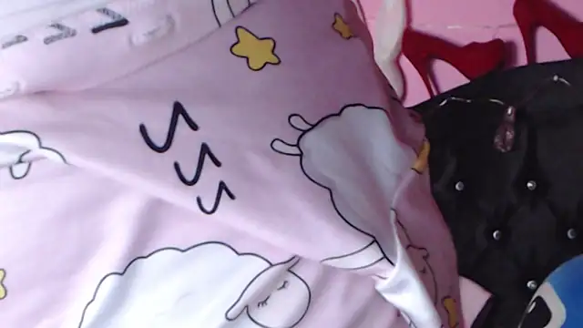 Snapshot of NikkiRous_ chatting on January 30, 2025, 2:04 pm NikkiRous online show from January 30, 2025, 2:04 pm