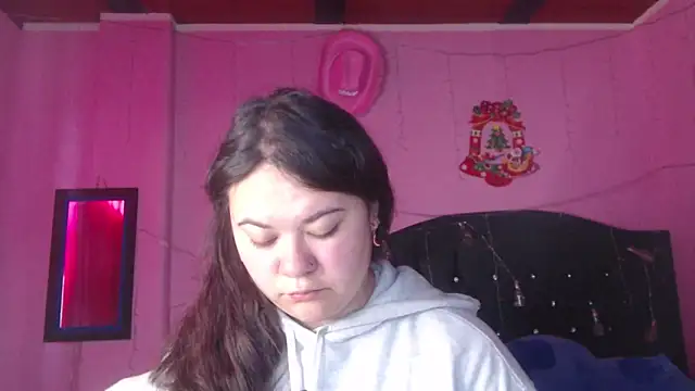 Snapshot of NikkiRous_ chatting on October 4, 2025, 12:47 pm NikkiRous online show from October 4, 2025, 12:47 pm