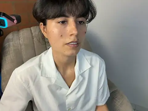 kanela3434 online show from May 12, 2026, 9:34 pm