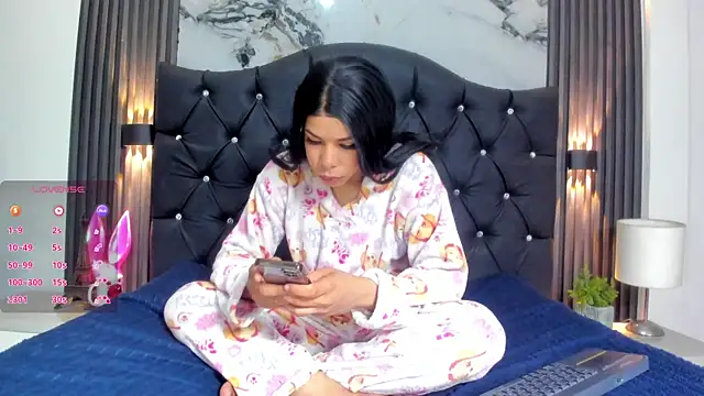 Giorgina Parado online show from April 25, 2026, 4:04 am