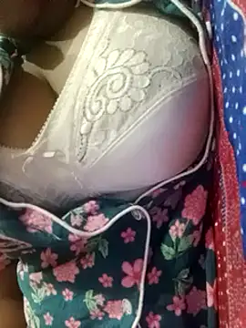 Snapshot of Im_Cute chatting on February 22, 2025, 11:03 pm Im Cute online show from February 22, 2025, 11:03 pm