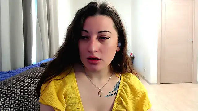Snapshot of Helen_Adams_ chatting on May 11, 2026, 5:35 am Helen Adams online show from May 11, 2026, 5:35 am