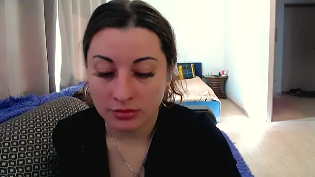 Snapshot of Helen_Adams_ chatting on May 12, 2026, 5:48 am Helen Adams online show from May 12, 2026, 5:48 am
