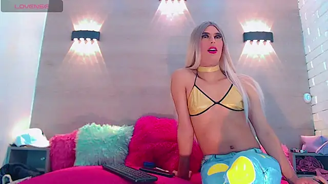 Daniela Pink  online show from February 15, 2025, 8:43 pm