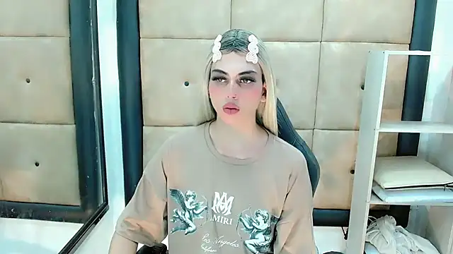 Daniela Pink  online show from February 16, 2025, 11:59 pm