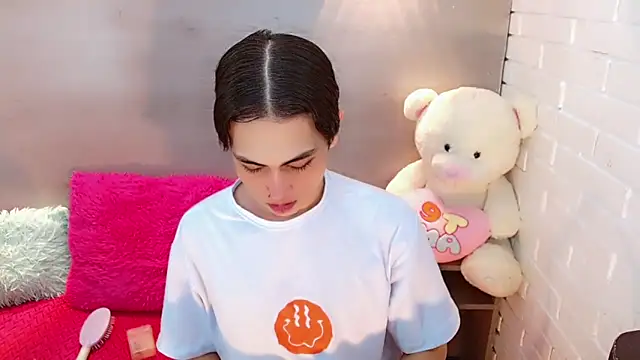 Daniela Pink  online show from September 26, 2025, 7:40 pm