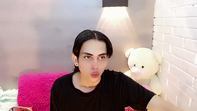 Daniela Pink  online show from October 7, 2025, 7:55 pm