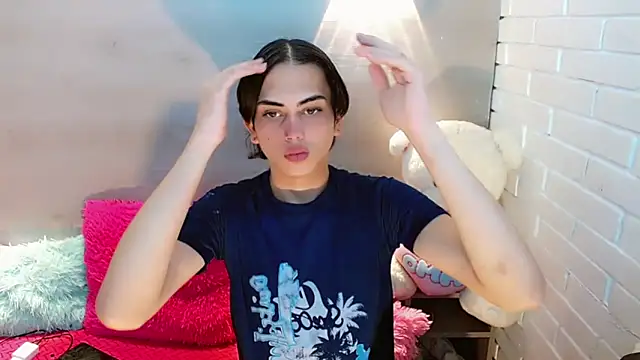 Daniela Pink  online show from October 16, 2025, 7:48 pm