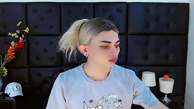 Daniela Pink  online show from March 7, 2026, 7:44 pm