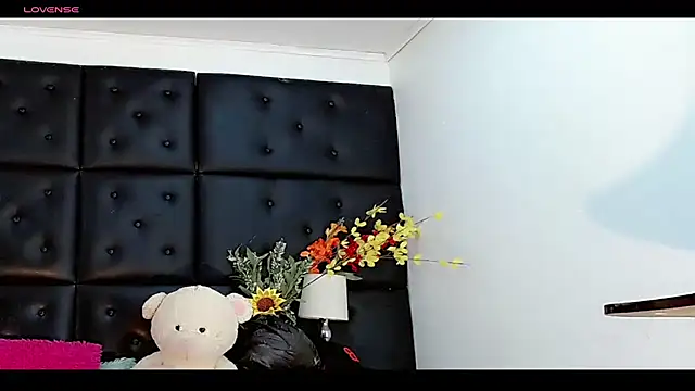Daniela Pink  online show from June 17, 2026, 7:48 pm