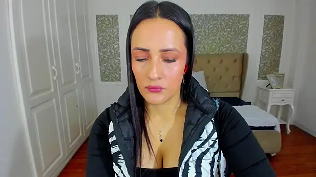 Snapshot of KimWessel_ chatting on June 10, 2026, 6:07 pm KimWessel online show from June 10, 2026, 6:07 pm