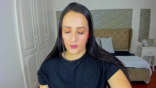 Snapshot of KimWessel_ chatting on June 11, 2026, 5:44 pm KimWessel online show from June 11, 2026, 5:44 pm