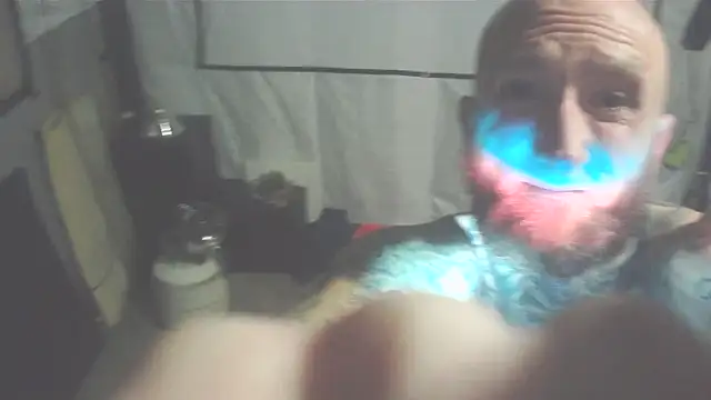 Snapshot of Smurfschmidt chatting on December 18, 2025, 8:26 pm Smurfschmidt online show from December 18, 2025, 8:26 pm