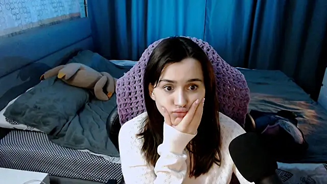 Snapshot of KiraYammy chatting on February 6, 2025, 3:48 am KiraYammy online show from February 6, 2025, 3:48 am