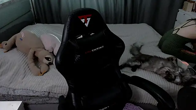 KiraYammy online show from April 25, 2026, 10:07 pm