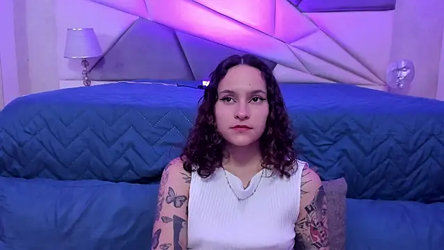 Snapshot of AnnyThompson_ chatting on January 6, 2025, 1:09 am AnnyThompson online show from January 6, 2025, 1:09 am