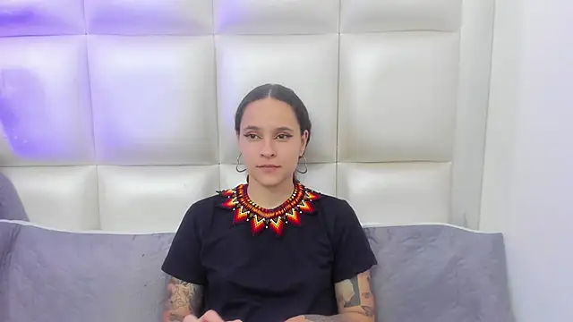 Snapshot of AnnyThompson_ chatting on January 19, 2025, 4:33 am AnnyThompson online show from January 19, 2025, 4:33 am