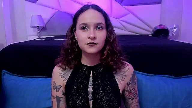 Snapshot of AnnyThompson_ chatting on February 13, 2025, 9:17 pm AnnyThompson online show from February 13, 2025, 9:17 pm